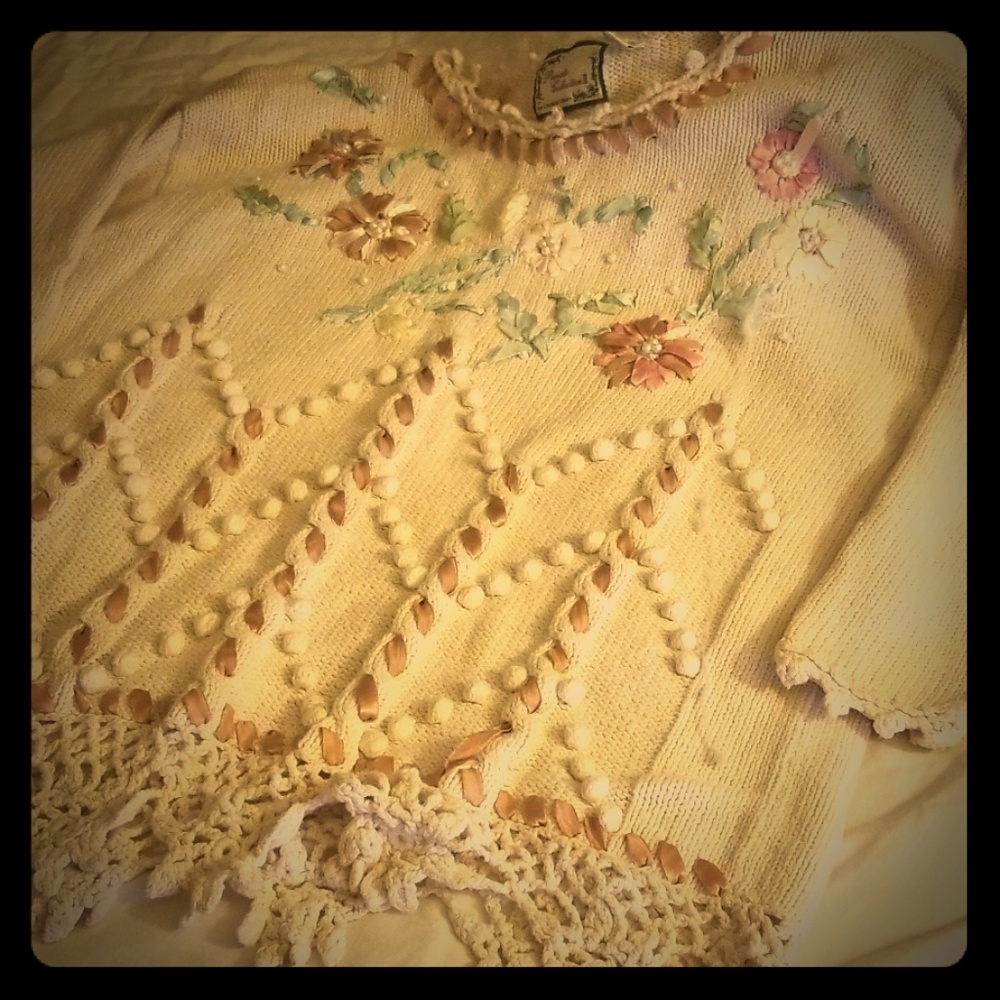 VTG knitted lace embroidered Sweater